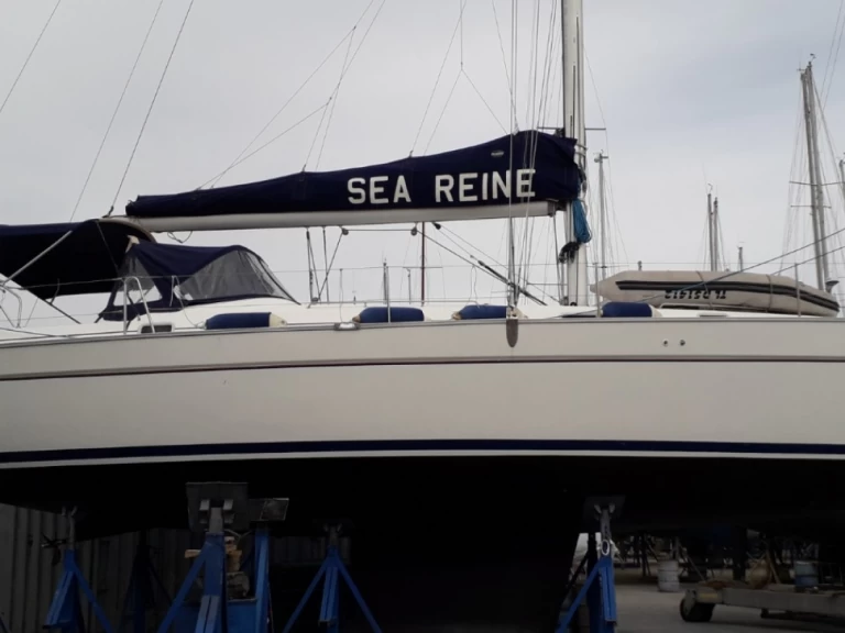 Hire a Bénéteau Cyclades 434 Six-Fours-les-Plages