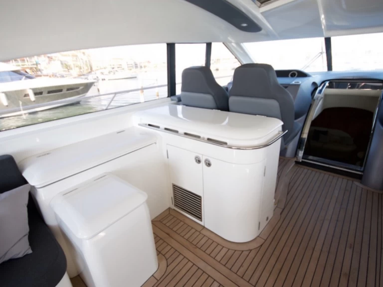 Hire Luxury Yacht Princess with a boat licence