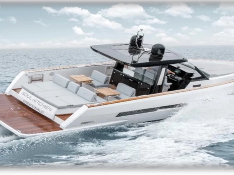 Hire Motorboat Fjord with a boat licence