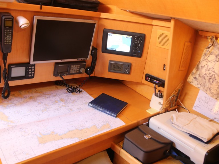 Yacht hire Parikia cheap Dynamique 62