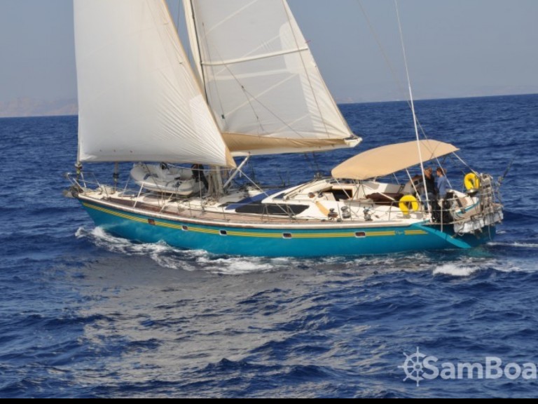Sailboat to hire Parikia at the best price