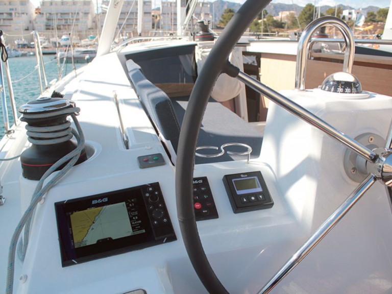 Sailboat to hire Palma de Mallorca at the best price