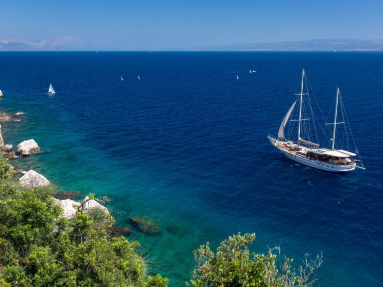 Yacht charter Kaštel Stari - Custom Made Summer Princess on SamBoat