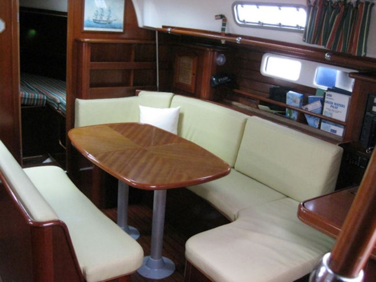 Hire a Bénéteau Oceanis 461 Préveza