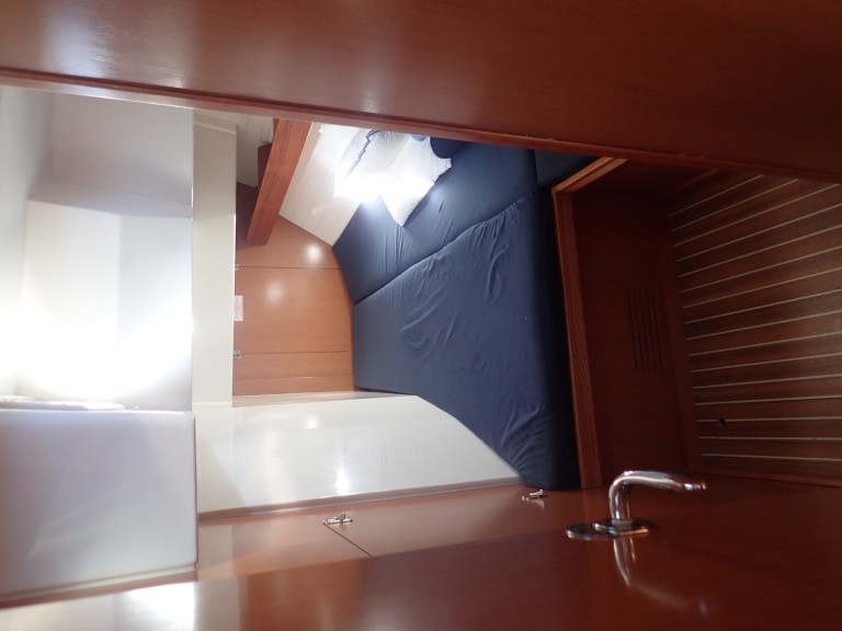 Charter a Bavaria Bavaria 55 BT '12 in Sukošan on Samboat