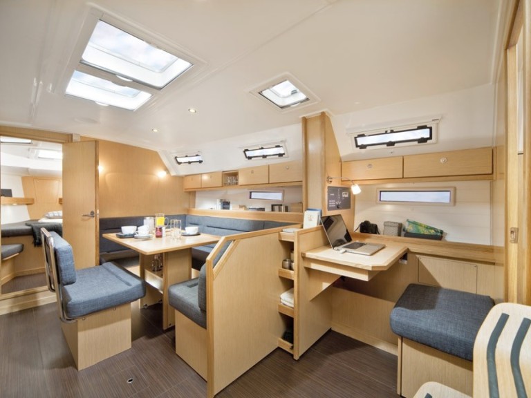 Sailboat hire in Sukošan - Bavaria Bavaria 40