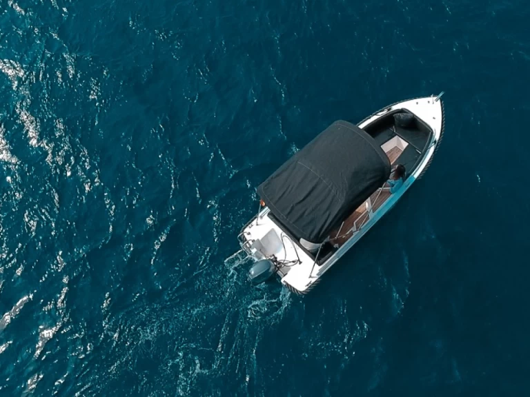 Hire Motorboat with or without skipper Silverton Yachts Roses