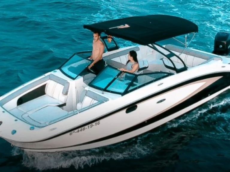 Motorboat hire in Roses - Sea Ray 270