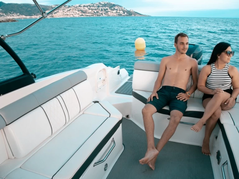 Hire Motorboat with or without skipper Sea Ray Roses