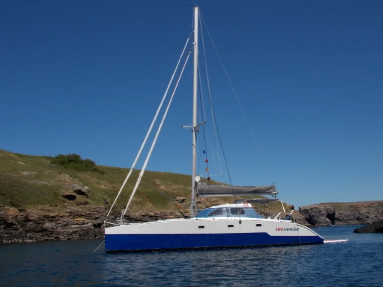 Catamaran hire in Les Sablettes - Multicap-Caraibes Punch 12.50