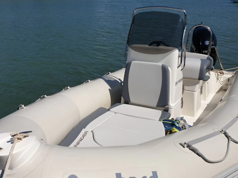 Hire a Bombard Sunrider 650 Gris Pornic