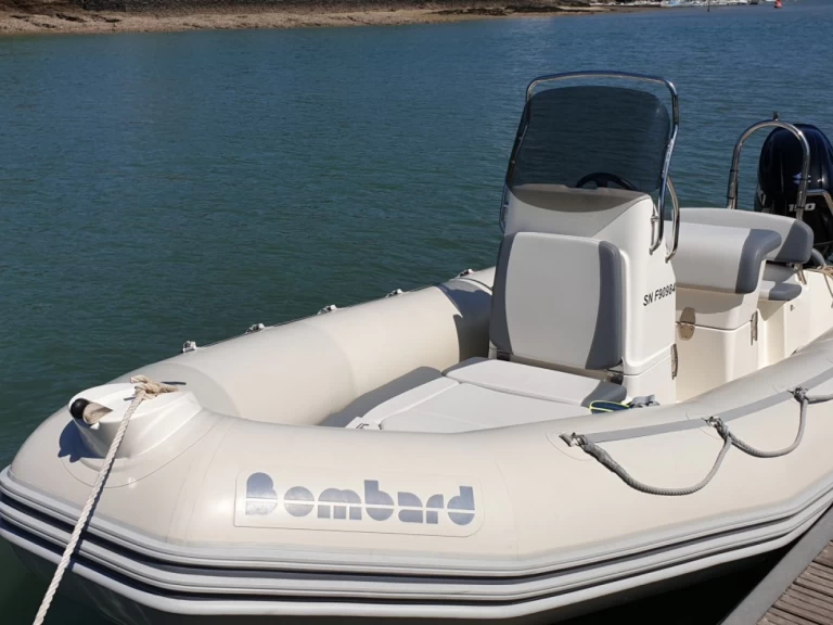 Yacht hire Pornic cheap Sunrider 650 Gris