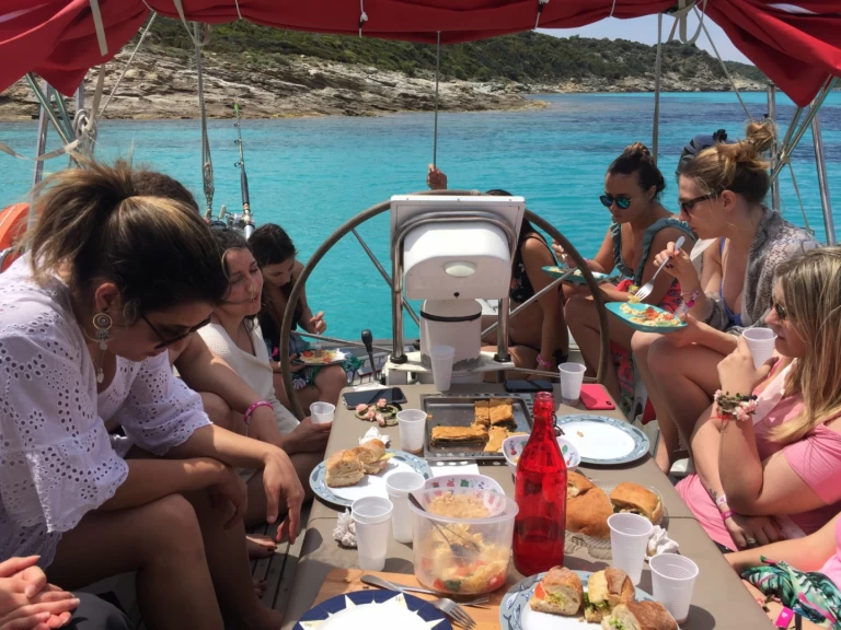 Hire Sailboat with or without skipper Kirie Saint-Florent