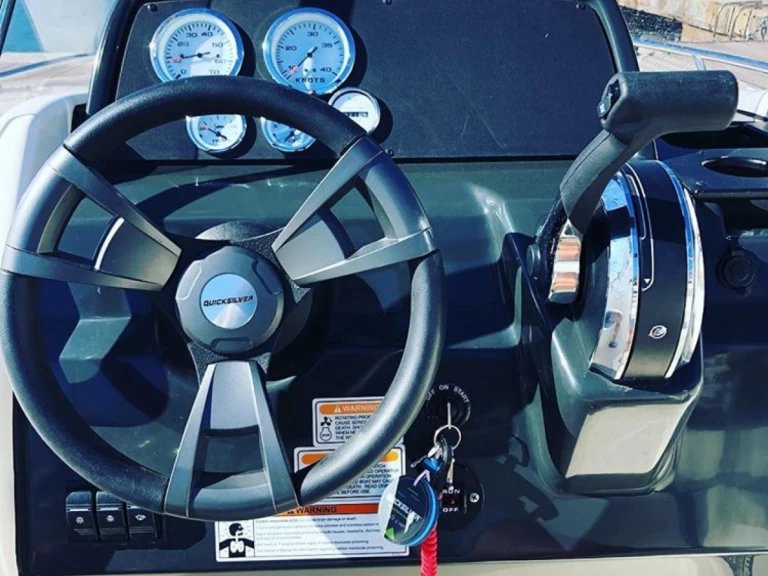 Hire a Quicksilver open 505 Altea