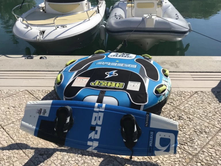 Charter a Sessa Marine Key Largo 20 Deck in Fréjus on Samboat
