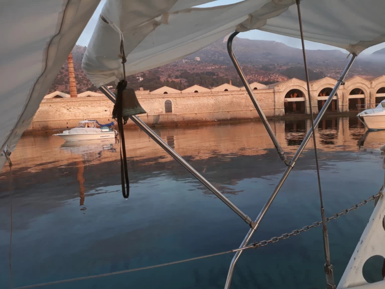 Hire Sailboat Caroff with a boat licence