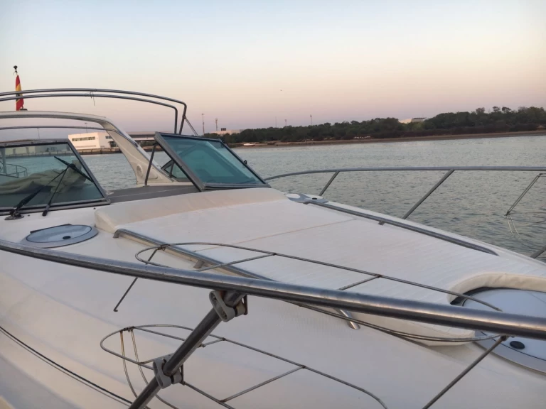 Maxum Maxum 3000 charter bareboat or skippered in  El Puerto de Santa María