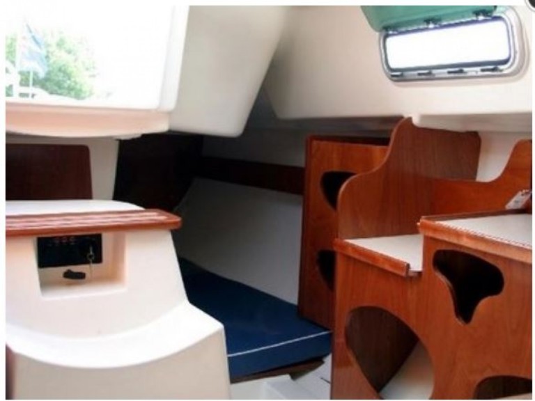 Sailboat hire in La Trinité-sur-Mer - Jeanneau Sun 2500