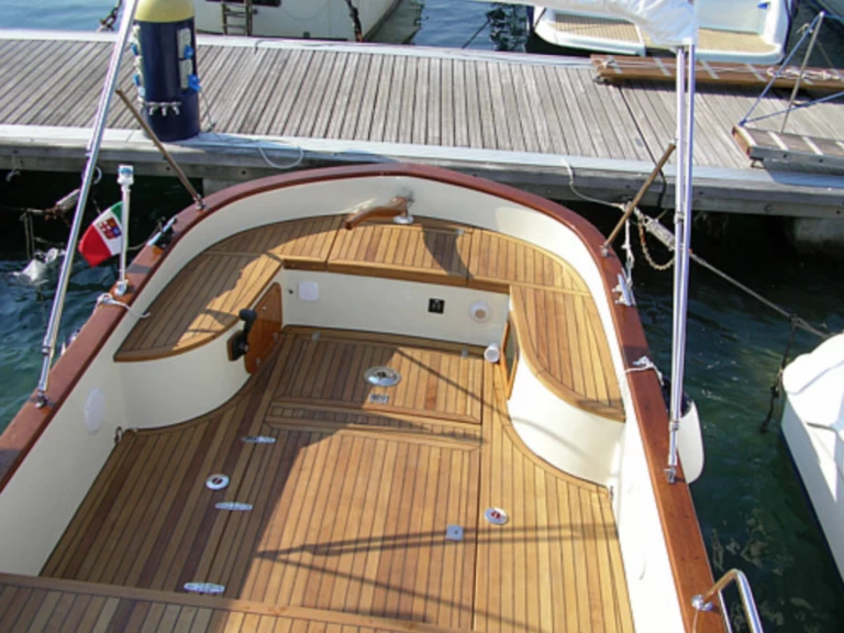 Charter a Gozzo Latino Latino 6.80 in Otranto on Samboat