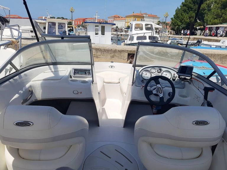 Motorboat hire in Poreč - Tahoe Q4SSI