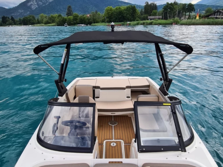 Motorboat to hire Annecy at the best price