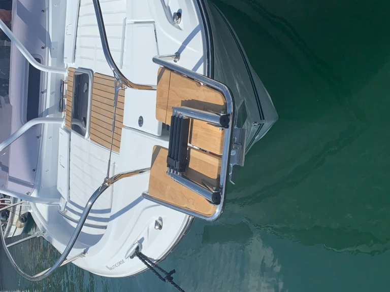 Yacht charter Bastia - Jeanneau Cap Camarat 9.0 WA on SamBoat