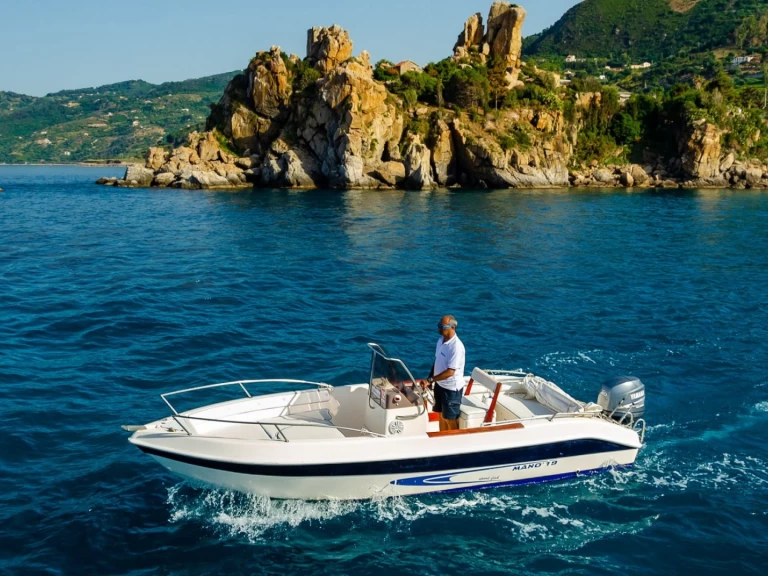 Hire a Mano Marine 19 Cefalù