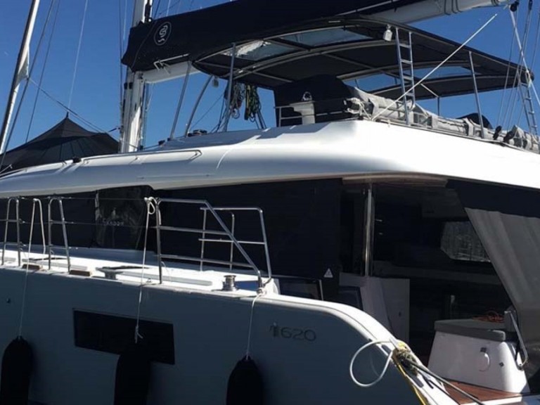 Hire a Lagoon Lagoon 620 Lávrio
