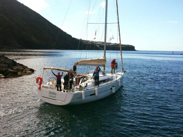 Charter a Dufour Dufour 410 Grand Large in Horta on Samboat