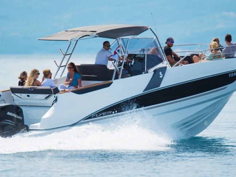 Hire a Bénéteau Flyer 8.8 SPACEdeck Lorient