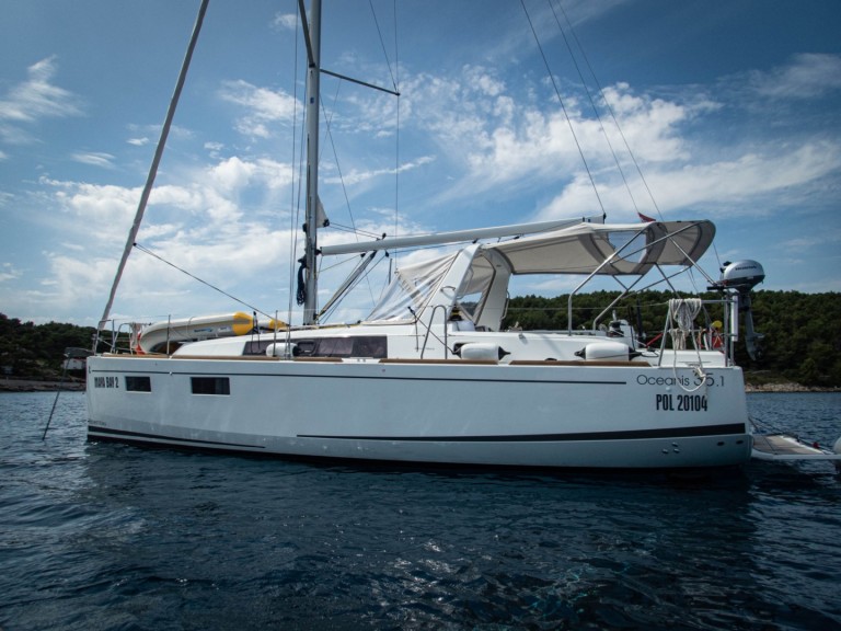 Yacht hire Split cheap Oceanis 35.1