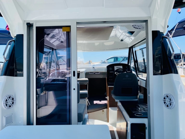 Motorboat to hire Split at the best price