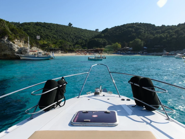 Hire Motorboat with or without skipper Sunseeker Corfu
