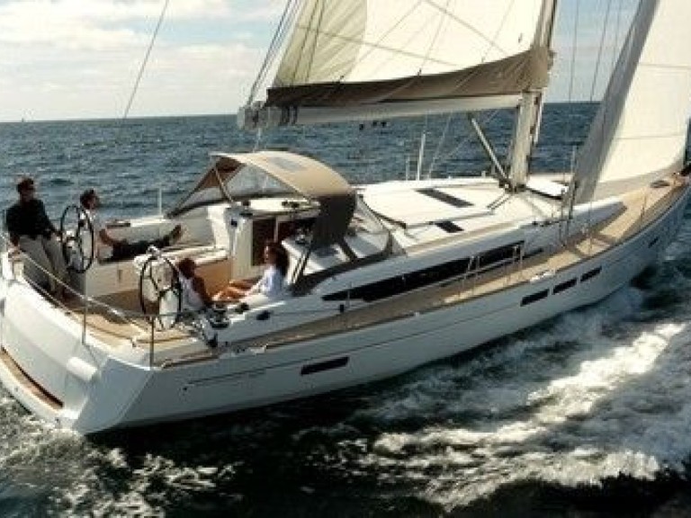 Hire Sailboat with or without skipper Jeanneau Palma de Mallorca