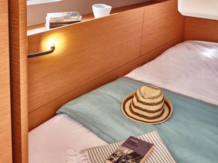 Yacht hire Olbia cheap Sun Odyssey 440