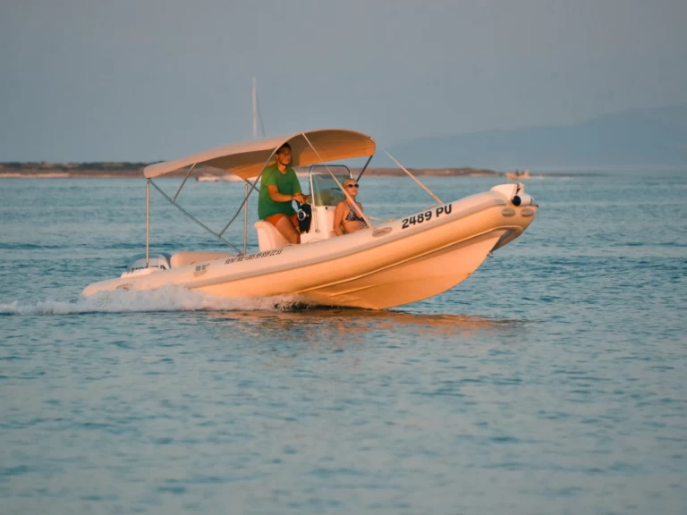 RIB hire in Premantura - Tiger 550 Proline