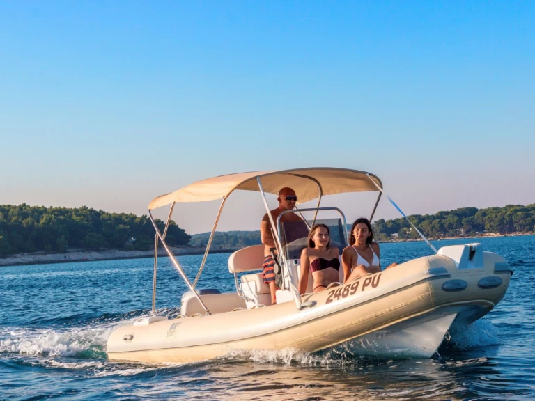 Charter a Tiger 550 Proline in Premantura on Samboat