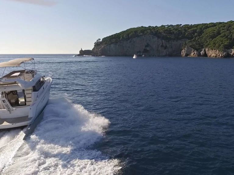 Jeanneau Prestige 400 Fly charter bareboat or skippered in  Dubrovnik