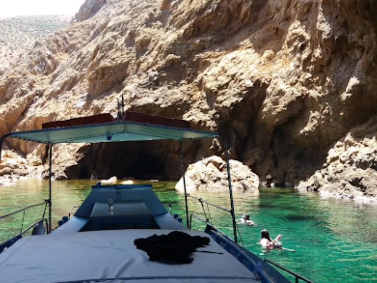 Motorboat to hire Ornos at the best price