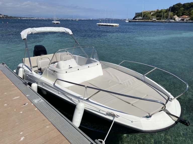 Charter a Quicksilver Activ 605 Sundeck in Port Camille Rayon on Samboat