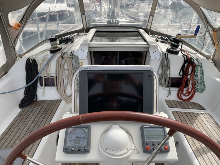 Hire Sailboat Bénéteau with a boat licence