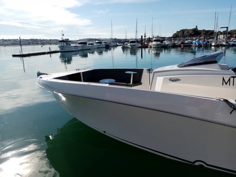 Yacht charter Portimão - Pacific Craft Pacific Craft 27 RX on SamBoat