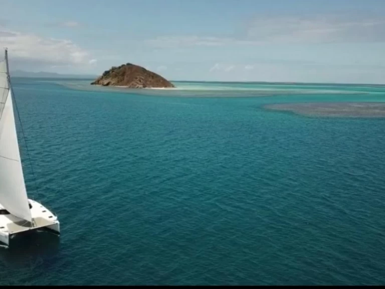 Hire Catamaran Fountaine Pajot with a boat licence