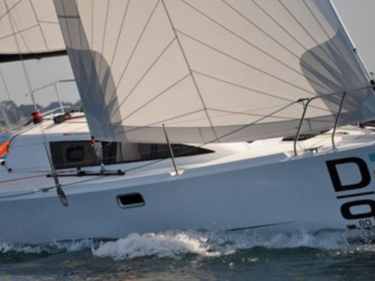 Hire Sailboat Django with a boat licence