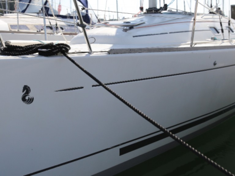 Charter a Bénéteau First 31.7 in La Trinité-sur-Mer on Samboat