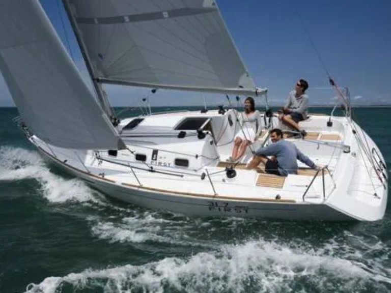 Yacht hire Arzon cheap FIRST 31.7 Q