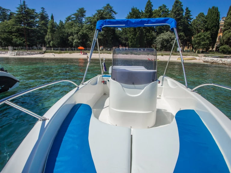 Motorboat hire in Rovinj - Sessa Marine Key Largo 17