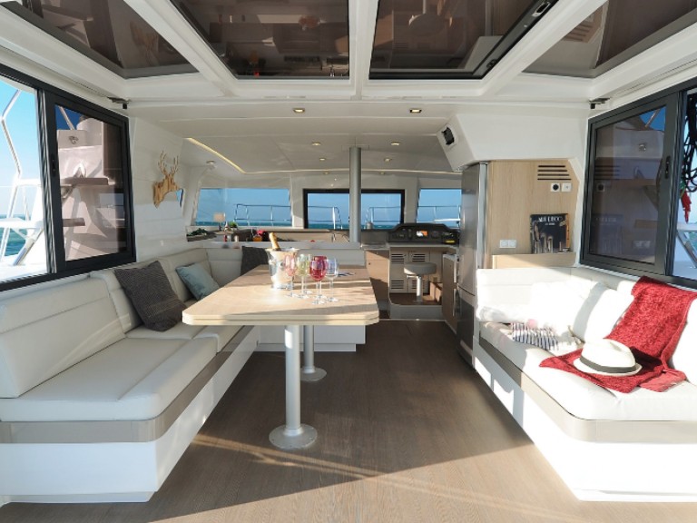 Hire a 15 BALI 4.1 Hyères