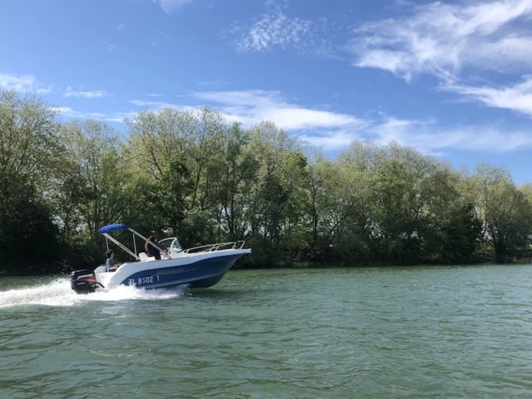 Yacht hire Mâcon cheap Quicksilver 630 Open