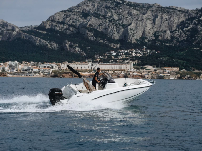 Yacht hire Marseille cheap Activ 605 Open